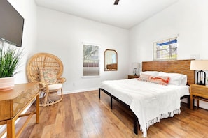 4 bedrooms, desk, iron/ironing board, WiFi