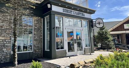 ML182 First Floor New Deck VIEWS EZ Parking WiFi