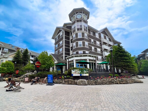 Exterior - ML182 First Floor New Deck VIEWS EZ Parking WiFi (Snowshoe)