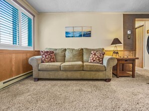 Smart TV - ML169 First Floor No Steps End Unit WiFi EZ Parking (Snowshoe)