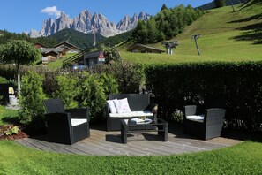 Property grounds - Apartment "Hilber Little Furchetta" with Mountain View, Shared Terrace & Wi-Fi (Villnöss)