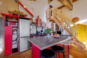 Refrigerador, microondas, horno, placa de cocina