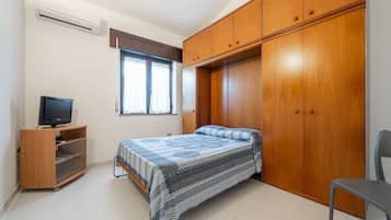 3 室のベッドルーム、アイロン / アイロン台、WiFi (無料)、ベッドシーツ