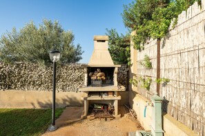 Terrace/patio - Vacation Home "Casa Silvia" with Private Terrace & Wi-Fi (Calasetta)