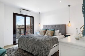 2 bedrooms, iron/ironing board, free WiFi, bed sheets - Vacation Home "El Molino" with Mountain View, Shared Pool & Wi-Fi (Yaiza)