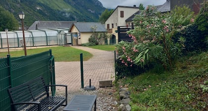 Apartamento "Résidence Arriu Mage" con vistas a la montaña, piscina privada y Wi-Fi