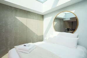 1 bedroom, bed sheets - Apartment 'Ecolodge À 300m De La Plage' with Private Garden and Balcony (Pléneuf-Val-André)