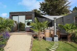 Exterior - Apartment 'Ecolodge À 300m De La Plage' with Private Garden and Balcony (Pléneuf-Val-André)