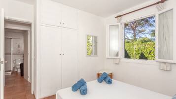 3 dormitoris, planxa i posts de planxar, wifi gratuïta i roba de llit