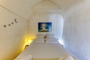 1 bedroom, free WiFi, bed sheets - Villa 'Blu La Cambusa' with Shared Pool, Wi-Fi and Air Conditioning (Castro)