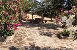 Outdoor dining - Villa "Casa Das Bonecas" with Mountain View (Alcoutim)
