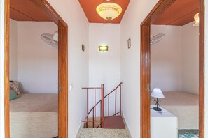 2 Schlafzimmer, Bügeleisen/Bügelbrett, Bettwäsche