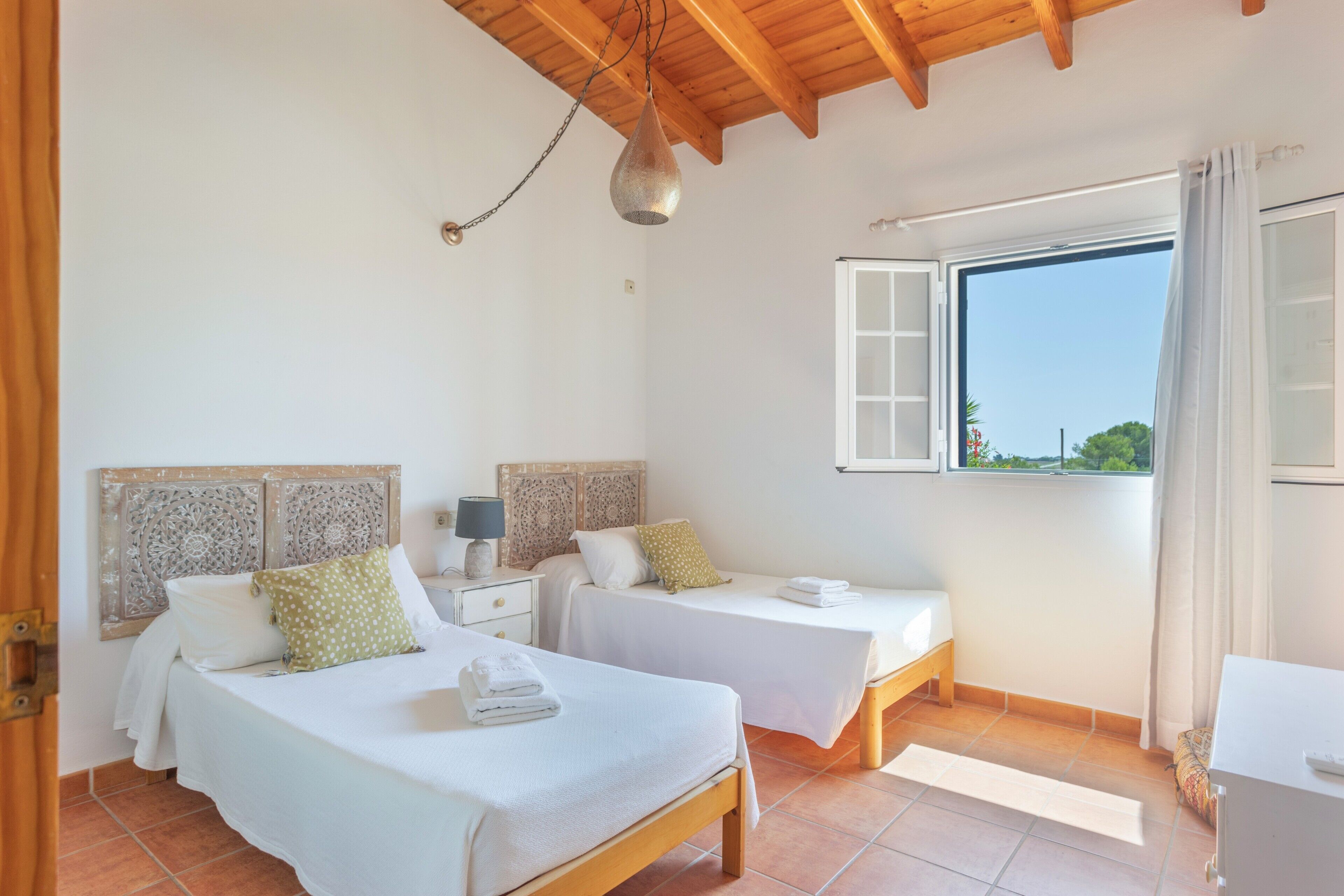 4 chambres, fer et planche à repasser, Wi-Fi gratuit, draps fournis