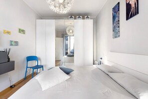 1 bedroom, iron/ironing board, free WiFi, bed sheets - Holiday Apartment "La Casetta Di Ale" with 2 Balconies & Wi-Fi (La Spezia)