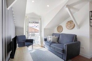 TV - Apartment "Casa Ribeiro - Praia Chic" with Balcony & Wi-Fi (Nazaré)