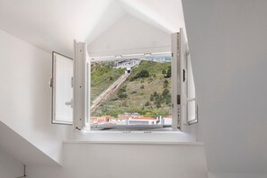 Interior - Apartment "Casa Ribeiro - Praia Chic" with Balcony & Wi-Fi (Nazaré)