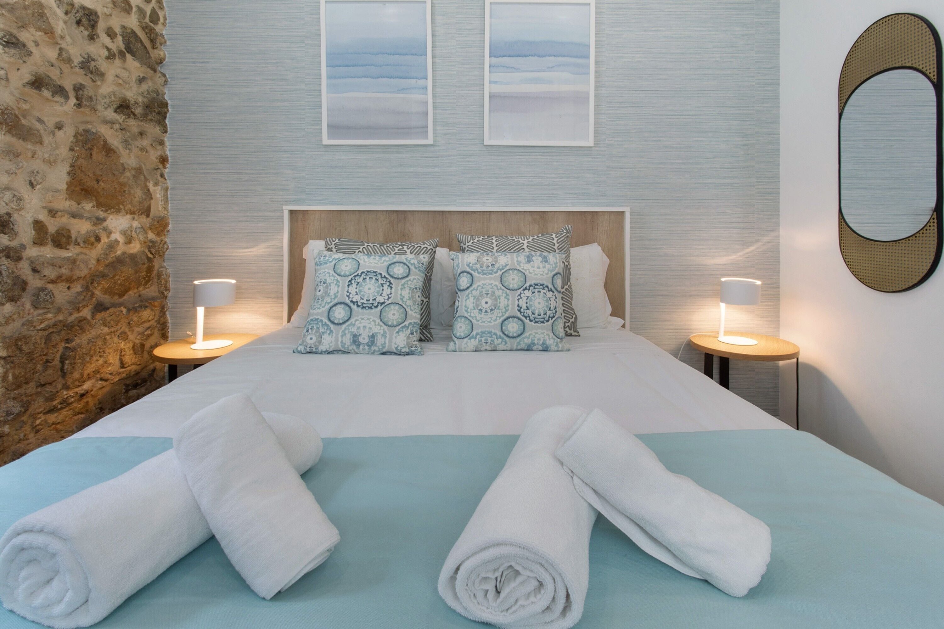 2 bedrooms, iron/ironing board, free WiFi, bed sheets