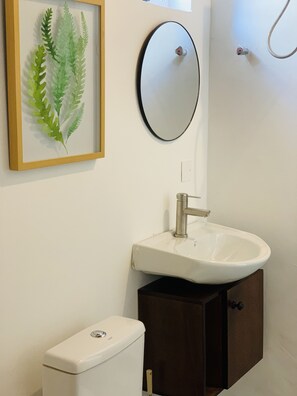 Dusche, Handtücher, Seife, Toilettenpapier