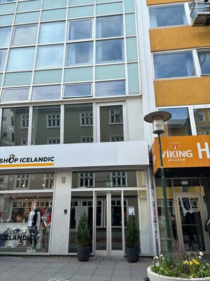 Exterior detail - Mani Apartments - Family Apartment (Reykjavík)