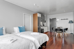 1 bedroom, WiFi, bed sheets - Mani Apartments - Family Apartment (Reykjavík)