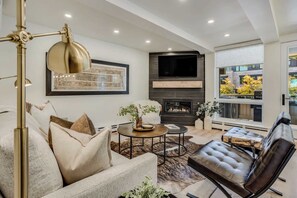 Smart-TV, Stereoanlage, Arbeitsbereiche