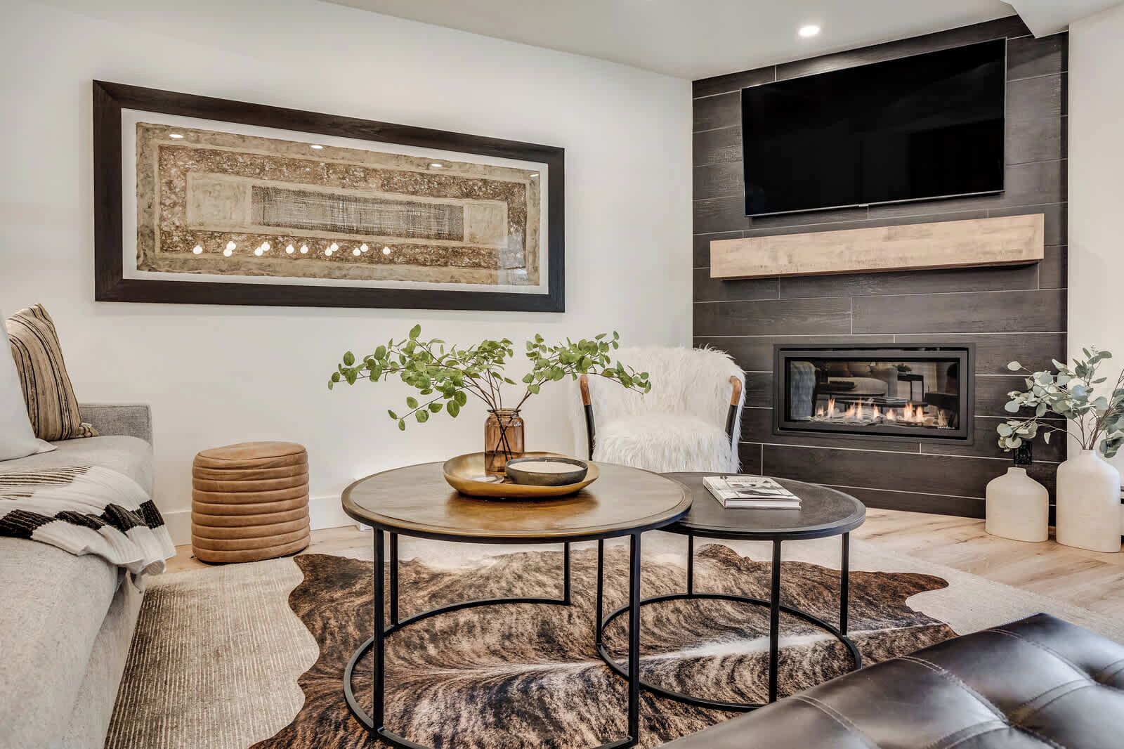 Smart TV, stereo, offices