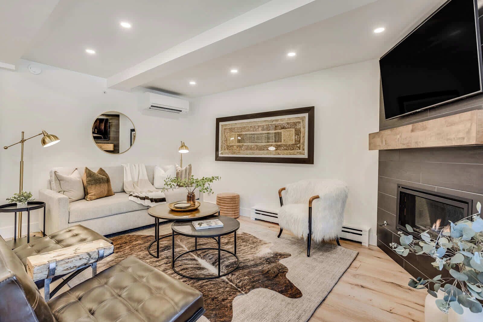 Smart TV, stereo, offices