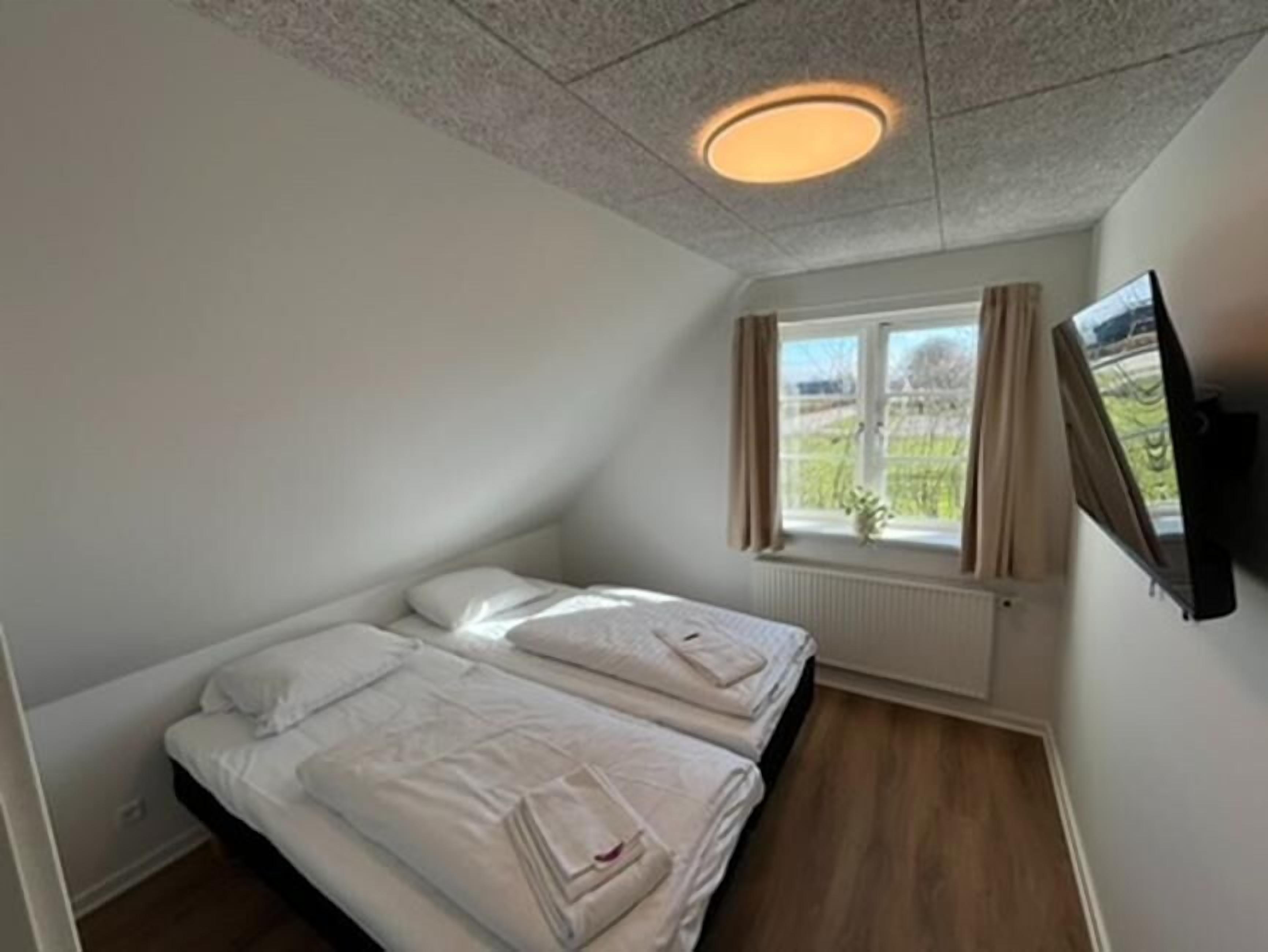 Comfort Apartment | Desk, laptop workspace, free WiFi, bed sheets