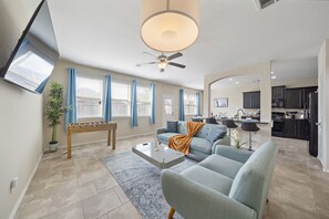 Smart-TV, fotballspill og kontorer