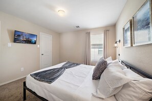 5 bedrooms, desk, iron/ironing board, free WiFi