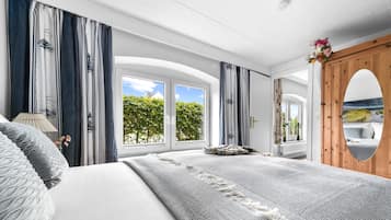 2 Schlafzimmer, Bügeleisen/Bügelbrett, Reisekinderbett, kostenloses WLAN
