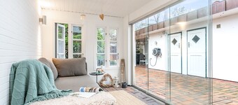 Riethus - Reetdachhaus, Wintergarten, Kamin, Finnische Sauna