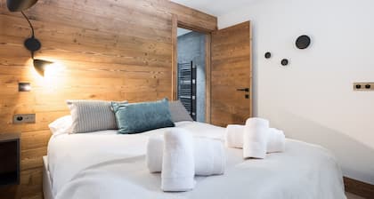 Chalet rénové 10 adultes, proche pistes et lac, Méribel Mottaret