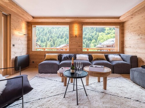 Renovated chalet 5 bedrooms with garage in Méribel