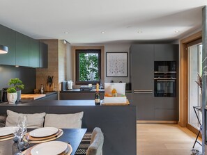 Kühlschrank, Ofen, Geschirrspüler, Toaster