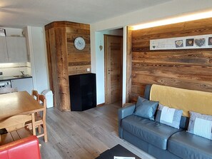 TV - Charming 2-Room Cabin for 6 in Avoriaz Center (Avoriaz)