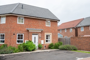 Front of property - Clover House by Tŷ SA (Coventry)