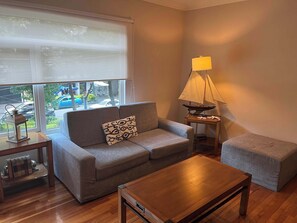 Een televisie en een kantoor