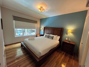 1 slaapkamer, een strijkplank/strijkijzer, wifi, beddengoed