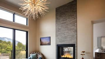 4 slaapkamers, een bureau, een strijkplank/strijkijzer, reisbedje