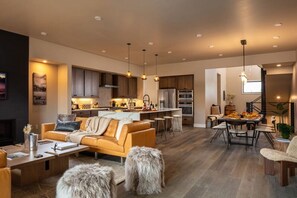 Smart-tv, pejs, stereoanlæg