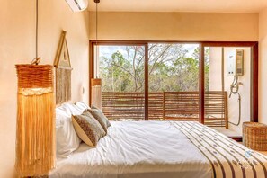 10 bedrooms, in-room safe, desk, iron/ironing board