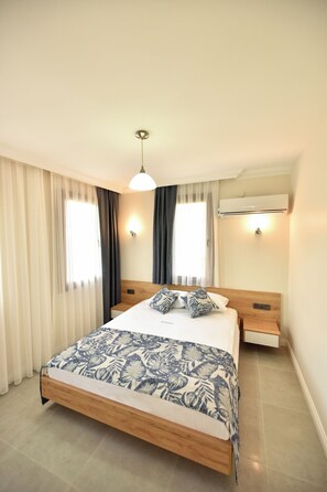 1 bedroom, laptop workspace, soundproofing, iron/ironing board