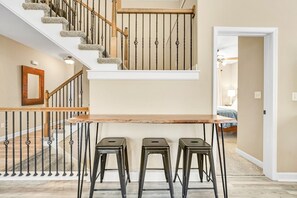 Interior - 5BR Retreat Sleeps 16 | Hot Tub, Game Room (Hollister)