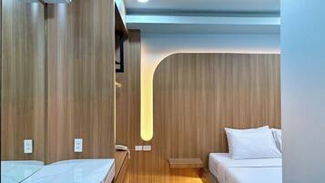 Deluxe Double Room | Desk, blackout drapes, free WiFi, bed sheets