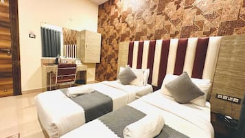 1 bedroom, Egyptian cotton sheets, premium bedding, pillow-top beds