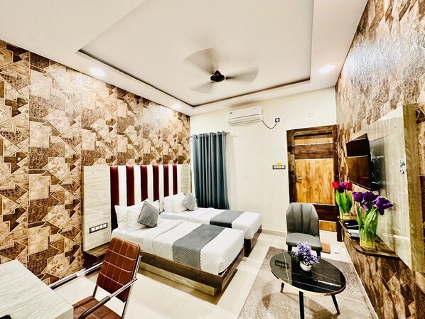 Egyptian cotton sheets, premium bedding, pillowtop beds, minibar - Hotel Sky International Hyderabad (Hyderabad)