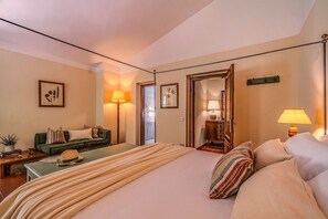7 bedrooms, iron/ironing board, travel cot, free WiFi