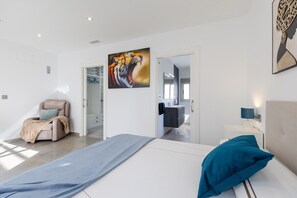 5 camere, ferro/asse da stiro, Wi-Fi, lenzuola