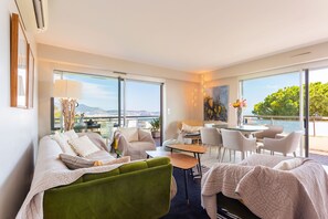 TV - BELLES TERRES AP4378 By Riviera Holiday Homes (Niza)